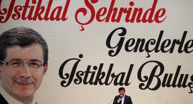 Başbakan Davutoğlu Geçlerle Buluştu