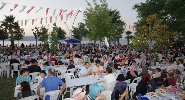 Başiskele Sahili İftarda Bir Araya Geldi