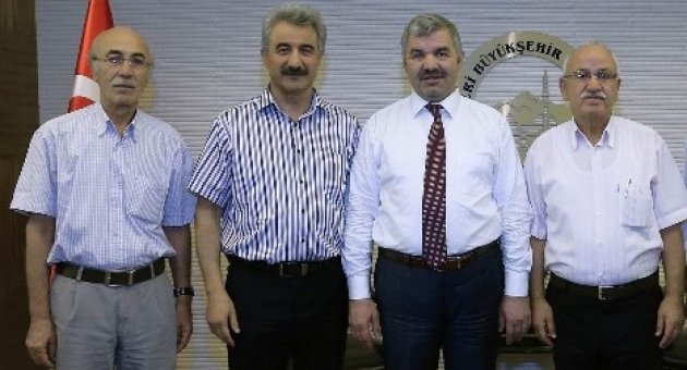 Başkan Çelik’ten Emeklilere Destek