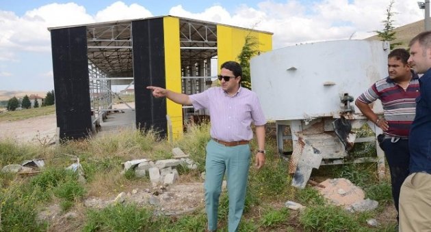 Başkan Kalın, Yapımı Devam Eden Taş Fabrikasını İnceledi