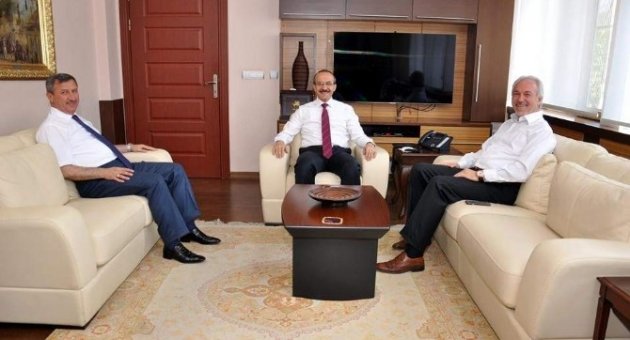 Başkan Saraçoğlu, Uşak’ın Vali Ve Belediye Başkanını Ziyaret Etti