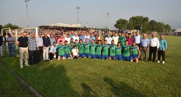 Başkan Üzülmez, Kartepe Belediyespor’a Başarılar Diledi