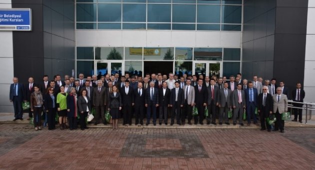 Başkan Üzülmez, Okul Müdürleri İle Kaynaşma Toplantısı Düzenledi