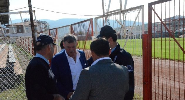 Belediye Başkanı Maç Seyretmeye Geldi Pişman Oldu