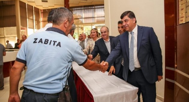 Belediye Başkanı Rıdvan Fadıloğlu Personeliyle Bayramlaştı
