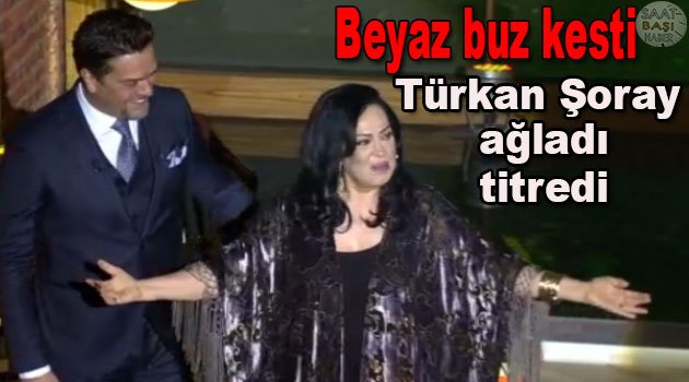 Beyaz Show'da Türkan Şoray ağladı titredi, Beyaz'ın eli buz kesti