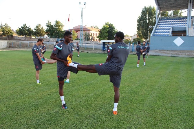 Beyşehir Belediyespor İki Siyahi Futbolcuyu Deniyor
