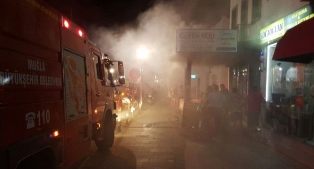 Bodrum’da İşyerinde Çıkan Yangın Paniğe Neden Oldu