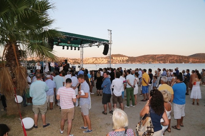 Bodrum’da Özgür Plaj Açıldı