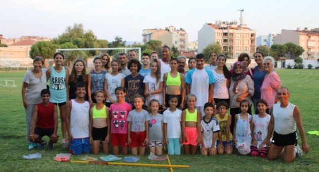 Burhaniye’de Atletizm Yarışması