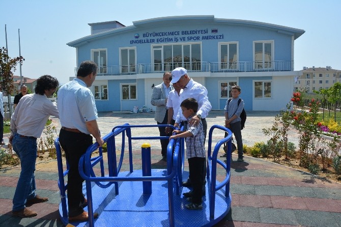 Büyükçekmece Belediyesi Engelliler Merkezi Engel Tanımıyor