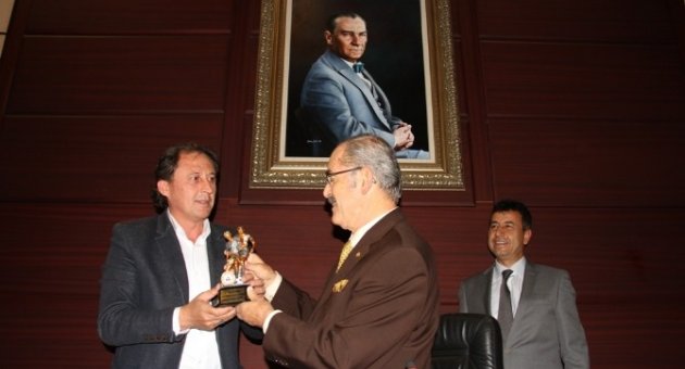 Büyükerşen’den Amatör Futbol Kulüplerine Tesis Müjdesi