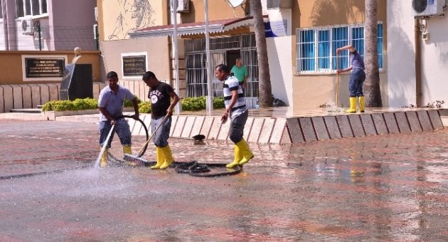 Büyükşehir’den Manavgat’taki Okullara Temizlik