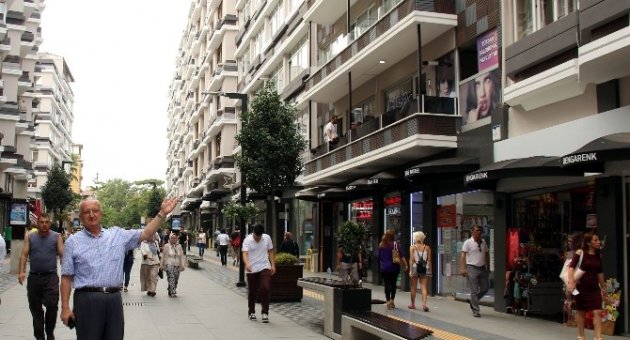 Cadde AVM Göz Kamaştırıyor