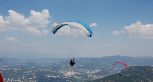 Çameli’de Yamaç Paraşütü Heyecanı