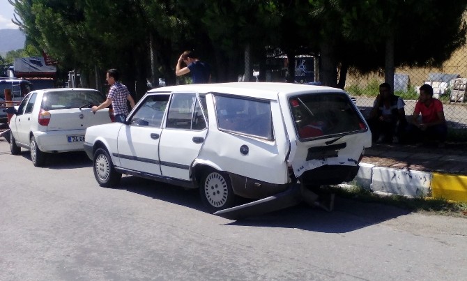 Çaycuma’da Trafik Kazası: 2’si Çocuk 8 Yaralı