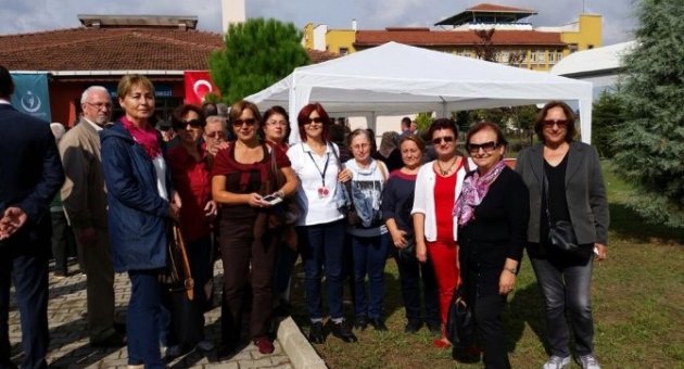 CHP Kadın Kolları Kapı Kapı Gezip Oy İstedi