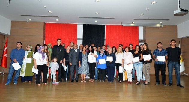 Çiğli’de 412 Kursiyer Sertifikalarına Kavuştu