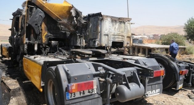 Cizre’de Park Halindeki 6 Araç Ateşe Verildi