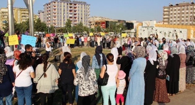 Diyarbakır’da Anneler “Barış Zinciri