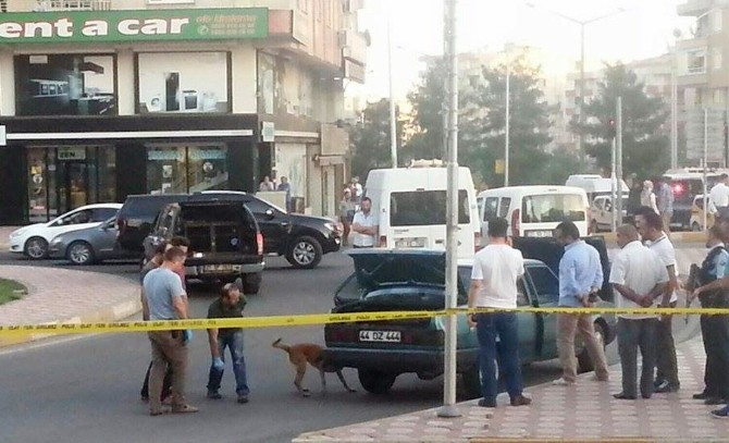 Diyarbakır’da Bomba Yüklü Araç Paniği