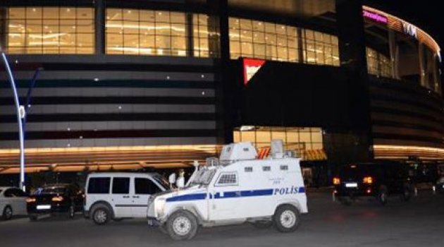 Diyarbakır'da bir AVM'de can pazarı yaşandı