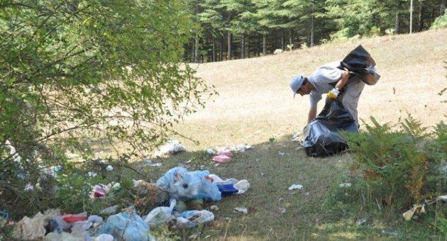 Duyarsız Vatandaş Tabiat Harikası Yaylayı Kirletiyor