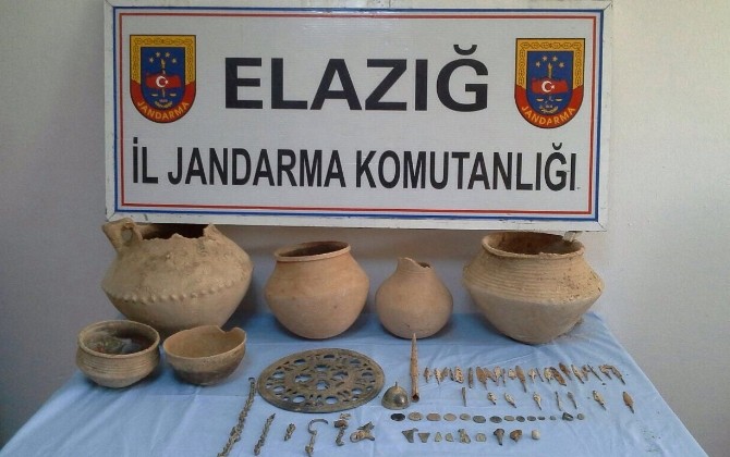 Elazığ’da Jandarma Roma Dönemine Ait 53 Parça Tarihi Eser Ele Geçirdi