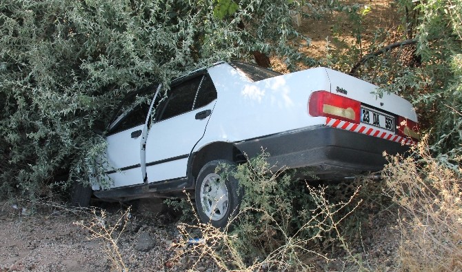 Elazığ’da Otomobil Şarampole Uçtu: 3 Yaralı