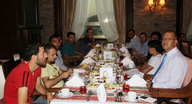 Elite World Hotel’den Gazetecilere İftar