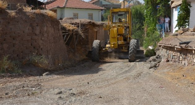 Erenli Mahallesi’nin Yolları Yapılıyor
