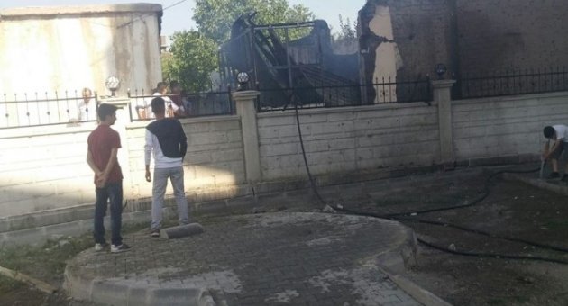 Eski Evde Çıkan Yangın Mahalleyi Korkuttu