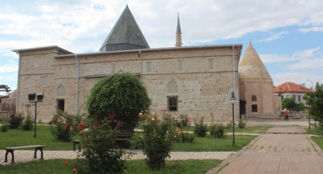 Eşrefoğlu Camisi’nin Dünya Mirası Kalıcı Listeye Alınması İçin Çalışmalar Sürüyor