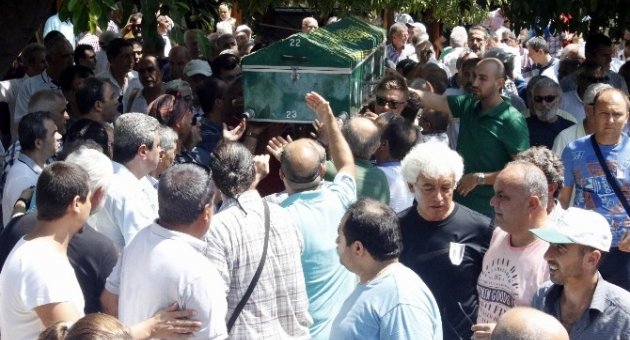 Gazeteci Gezer, Son Yolculuğuna Uğurlandı