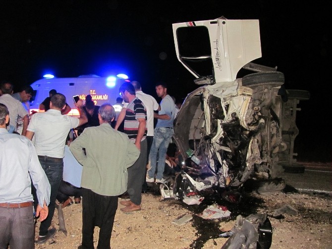 Gaziantep’te Trafik Kazası: 2 Ölü, 12 Yaralı