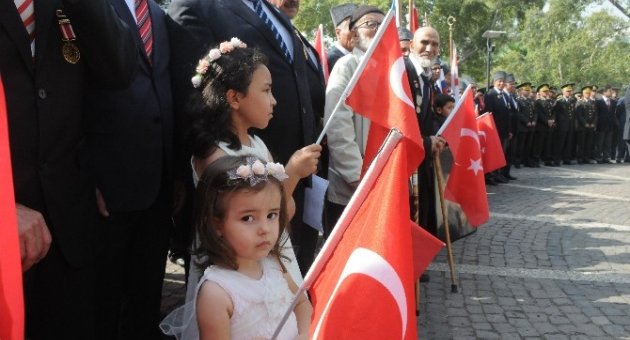 Gaziler Gününe Buruk Kutlama