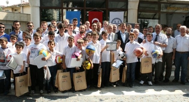 Genç MÜSİAD Kuran Öğrenen Çocukları Ödüllendirdi