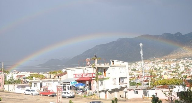 Gökkuşağı Büyüledi