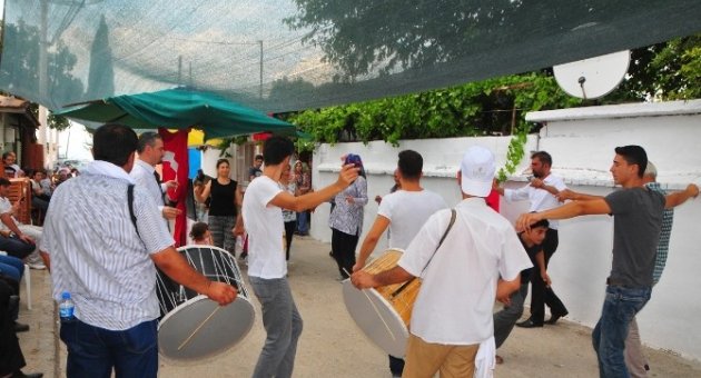 Güzgülü Düğün Yemeğine Katıldı