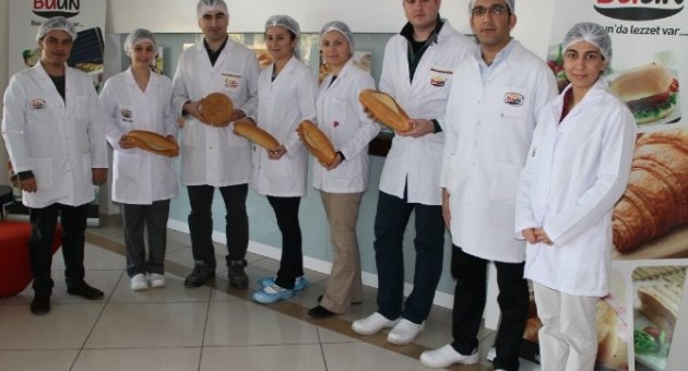 Halk Ekmek Fabrikası 160 Kişilik Dev Üretim, Dağıtım Ekibiyle Hizmet Veriyor