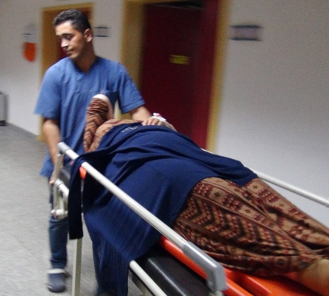 Halk Otobüsü 2 Kadına Çarptı