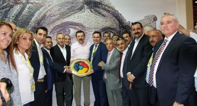 Hisarcıklıoğlu’na TOBB Logolu Baklava Sürprizi