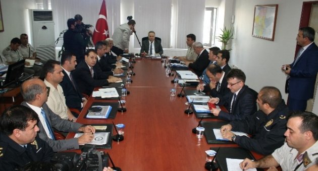 Huzur İçinde Bir Seçim Toplandılar