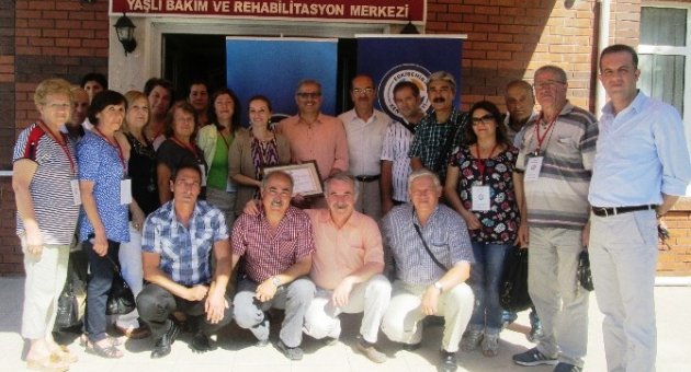 Huzurevi Sakinlerini Unutmadılar
