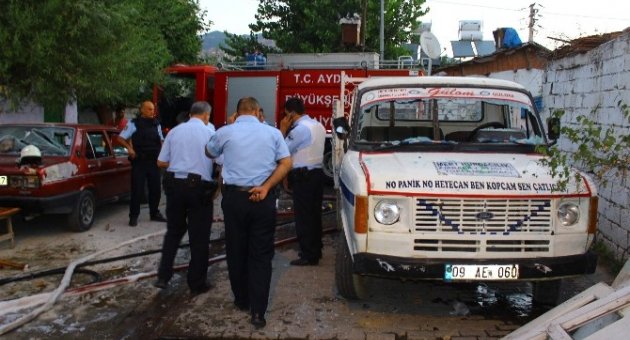 Ilıcabaşı Mahallesi’nde İki Araç Kundaklandı