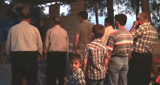 İmama Kızdılar Camiyi Terk Ettiler