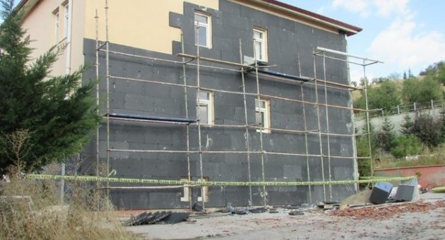 İskeleden Düşen İnşaat İşçisi Ağır Yaralandı