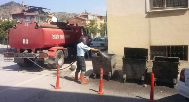 İskilip’te Çöp Konteynerları Yıkandıyor
