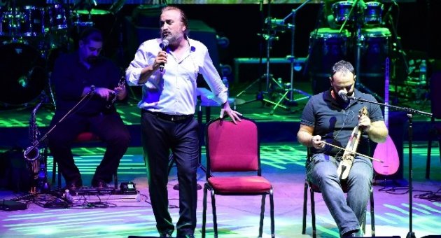 İzmir’de Volkan Konak Rüzgarı