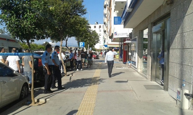 İzmir Polisi Her Yerde Banka Soyguncularını Arıyor